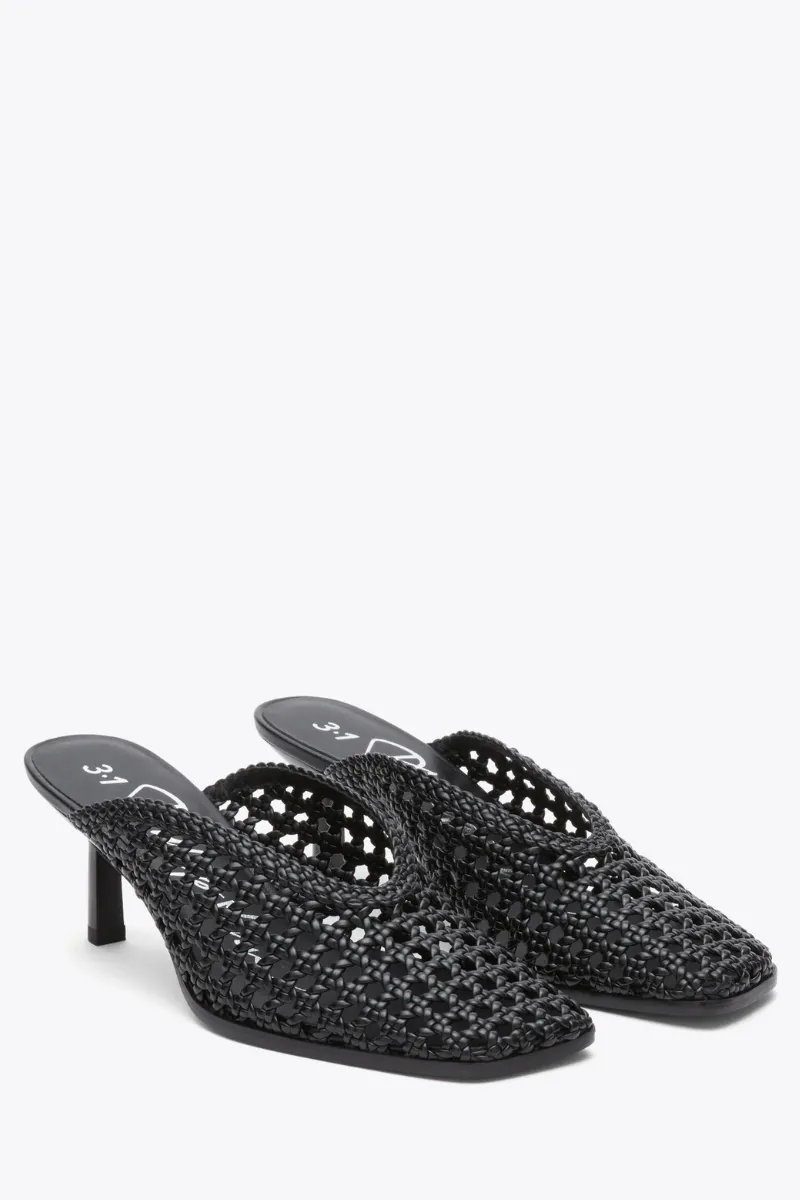 ID Macrame Mule