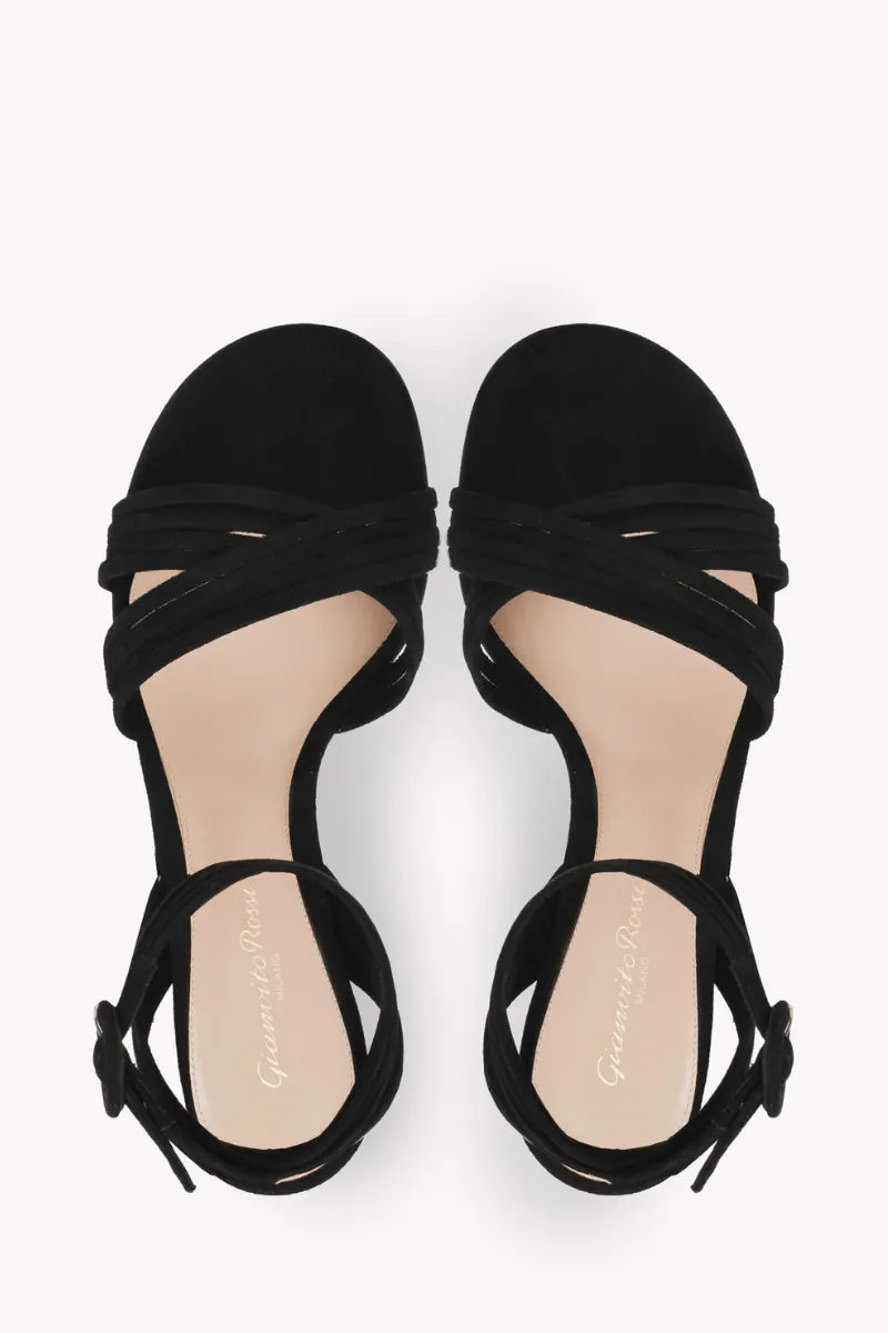 Lianne Sandal